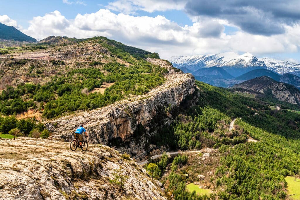 Circuit VTT sans fin sur singletrack dans les Pyrénées